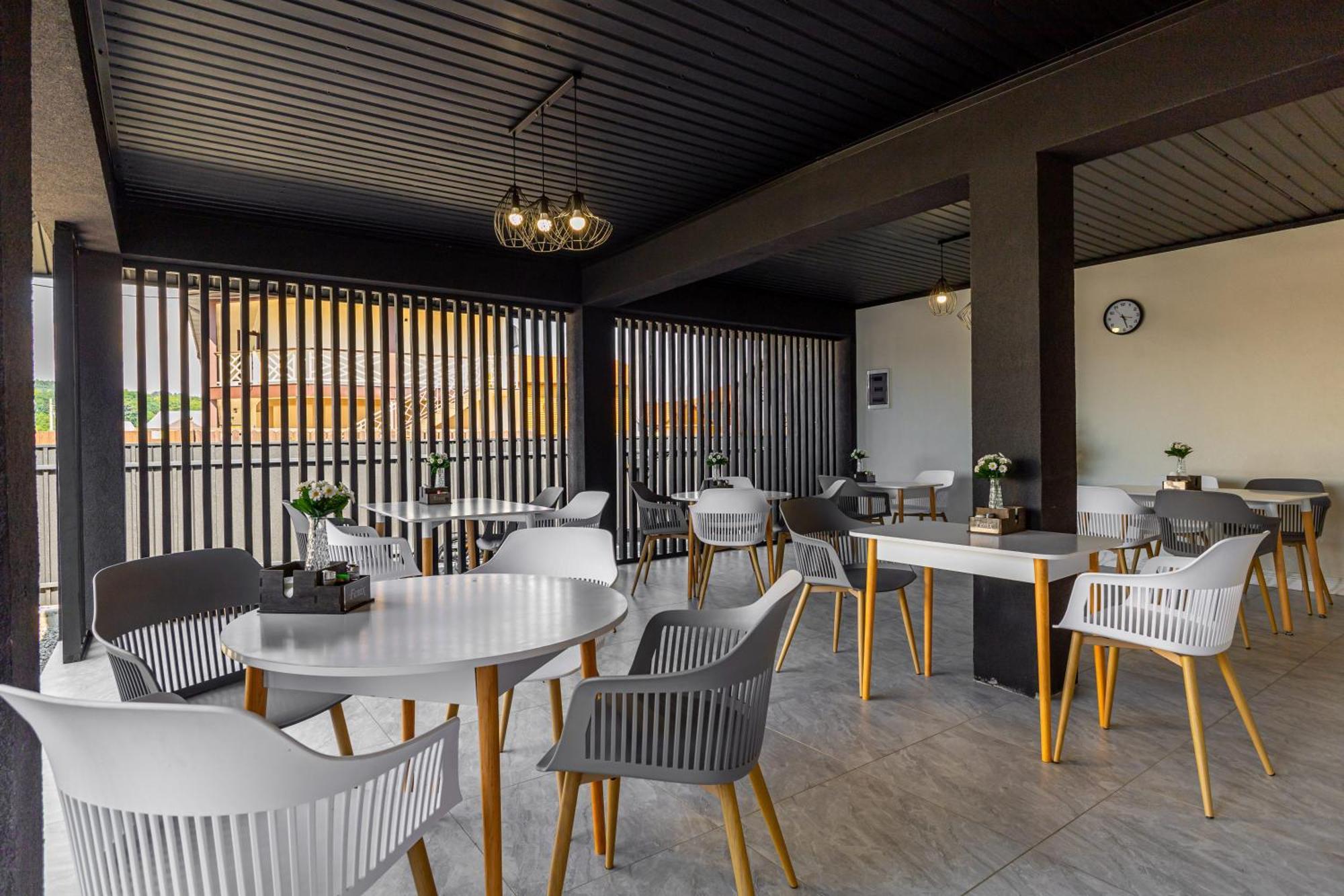 Fenix Hotel Solotvyno Bagian luar foto