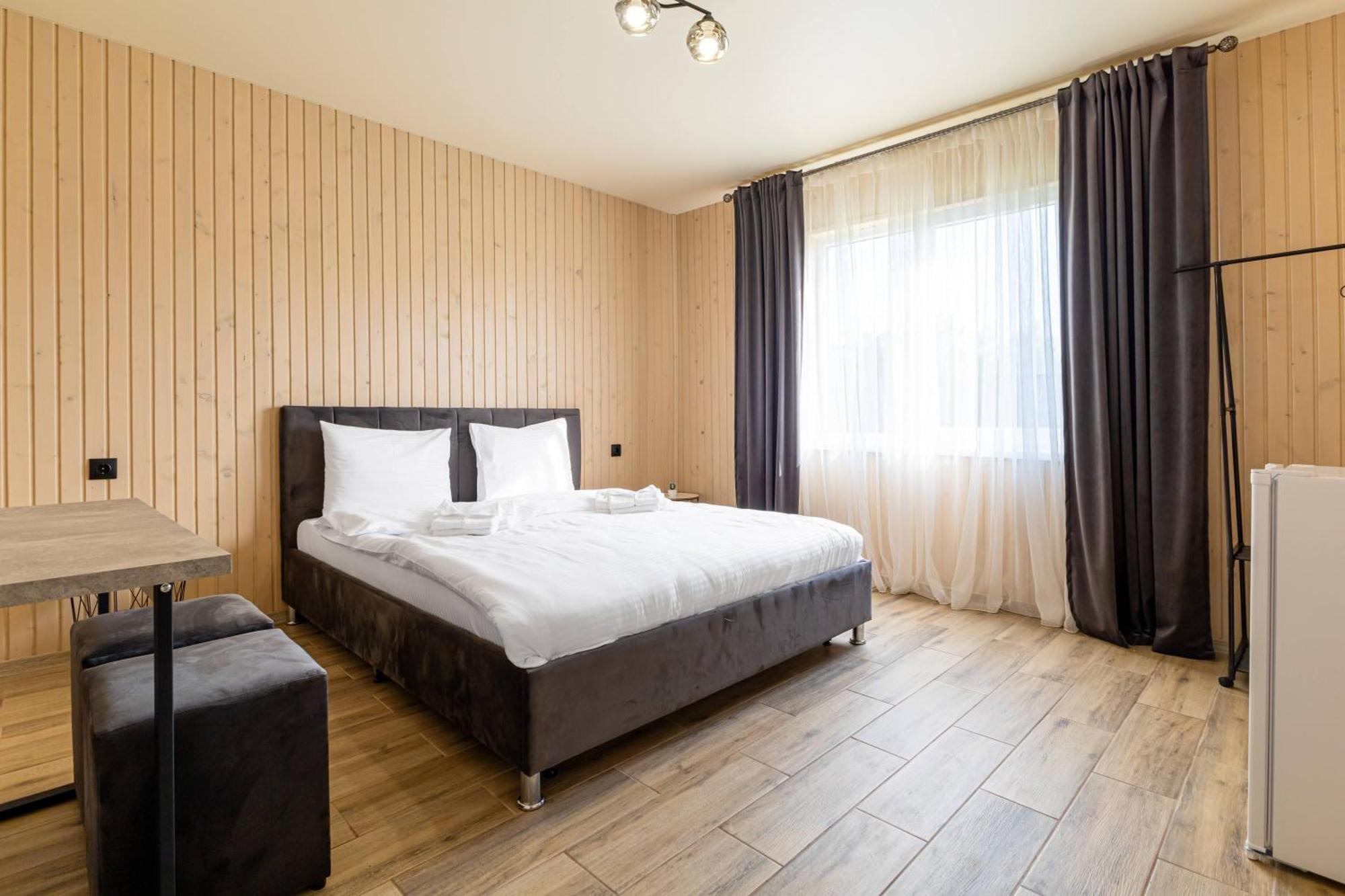 Fenix Hotel Solotvyno Bagian luar foto