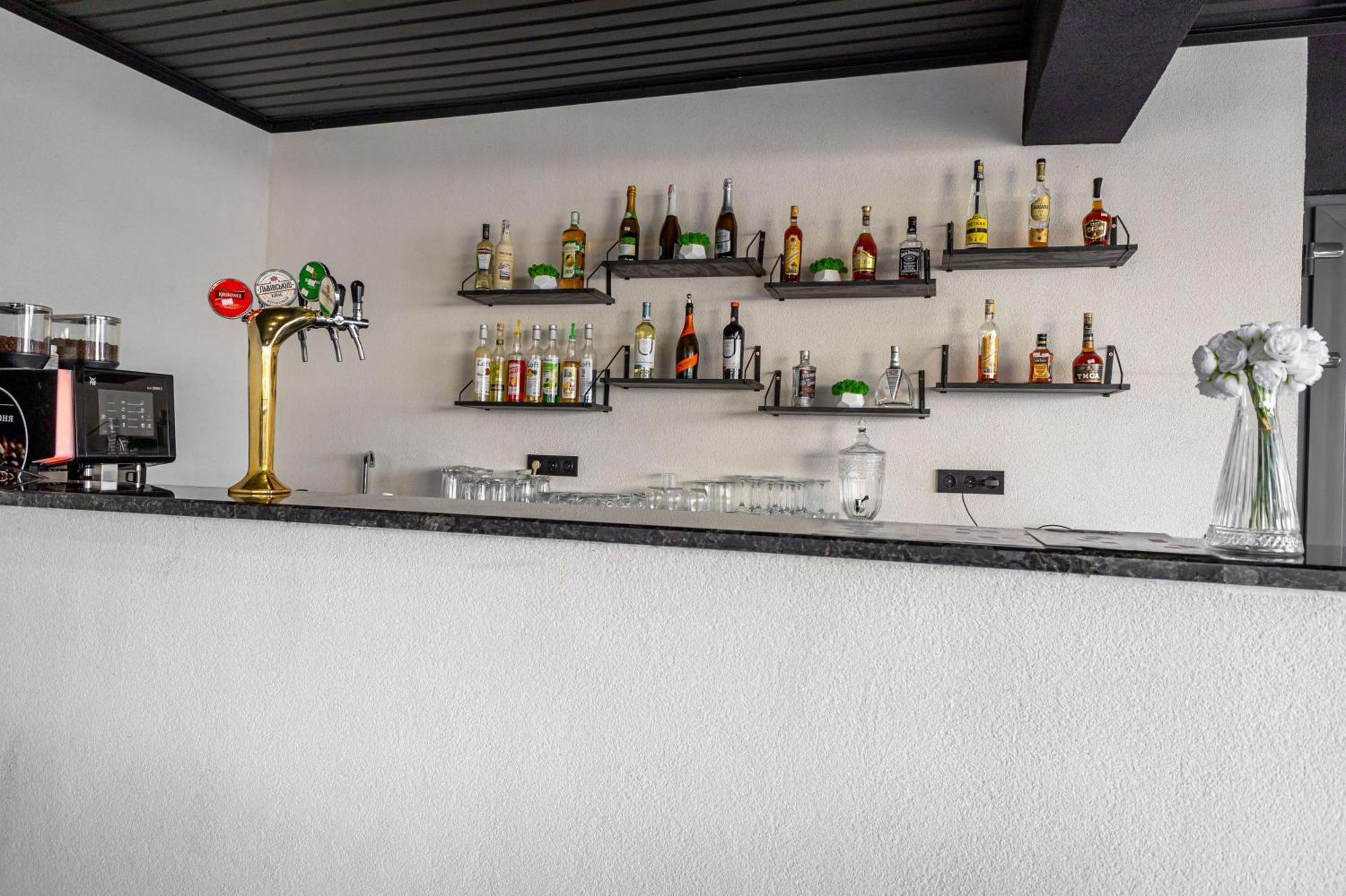 Fenix Hotel Solotvyno Bagian luar foto