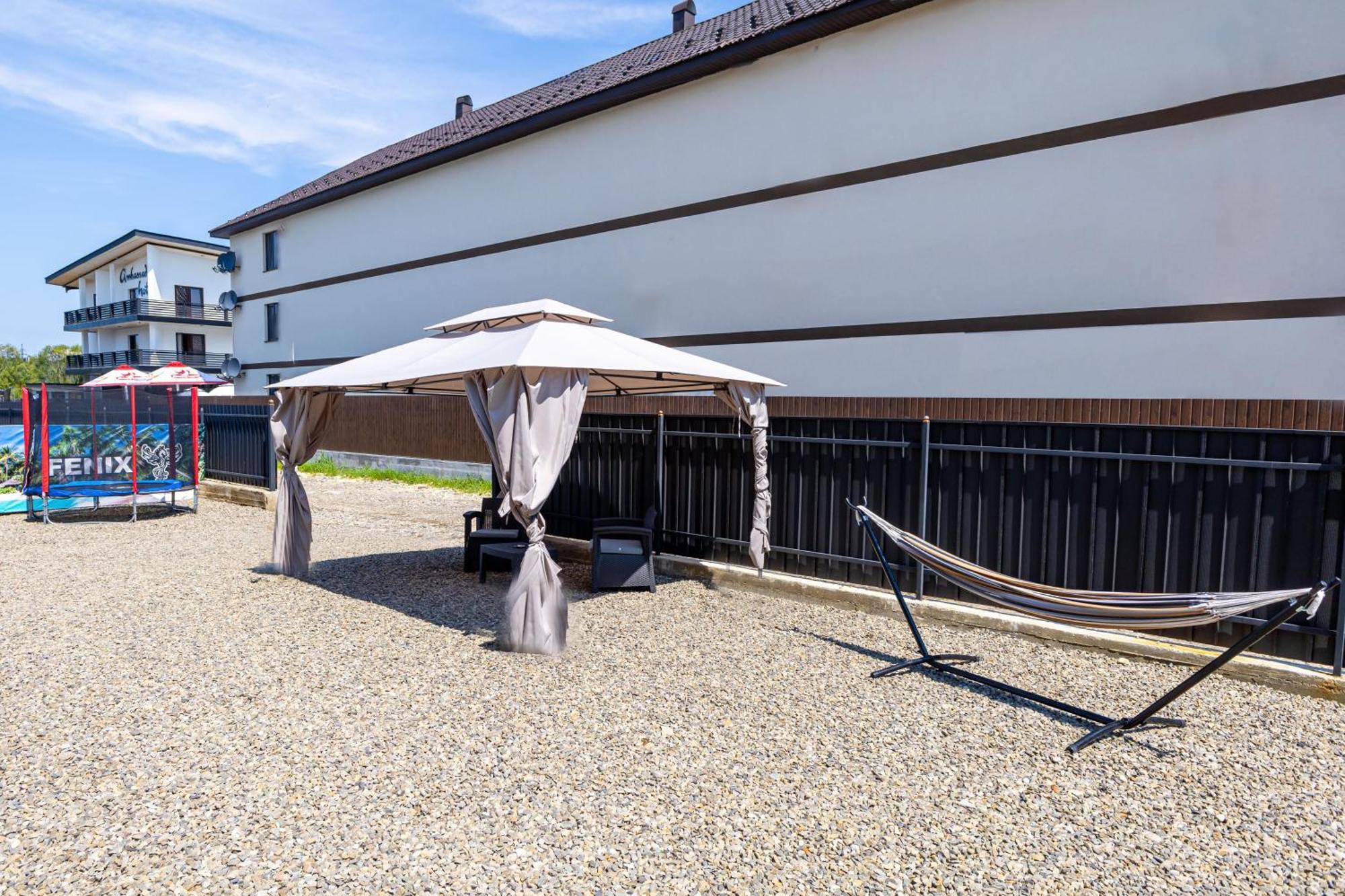 Fenix Hotel Solotvyno Bagian luar foto