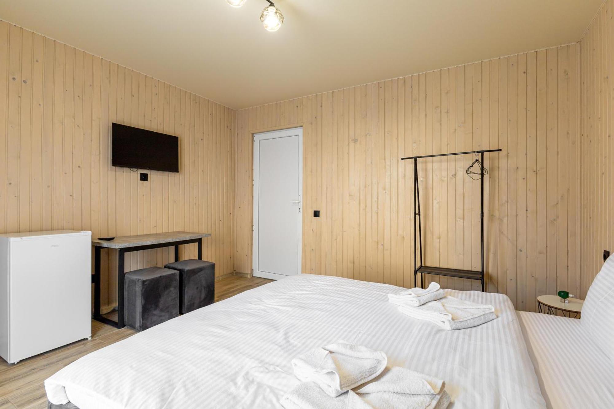 Fenix Hotel Solotvyno Bagian luar foto